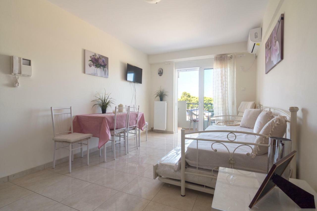 Lovely Apartment Xylokastro 2Nd Floor Buitenkant foto