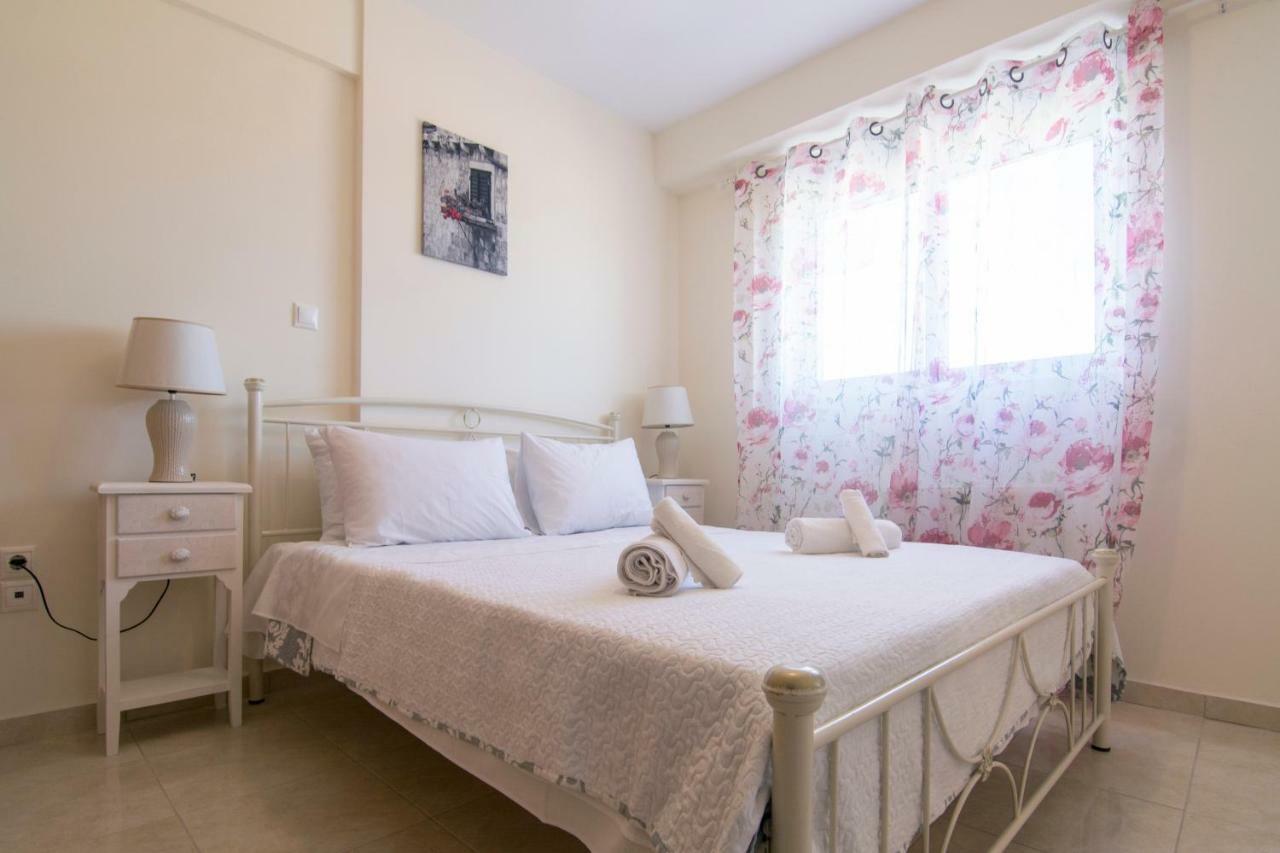 Lovely Apartment Xylokastro 2Nd Floor Buitenkant foto
